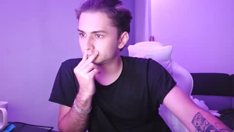 Snapshot of teasenova chatting on 11-09-25, 11:03 Vlad online show from 11-09-25, 11:03