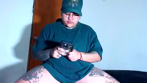 Charlee He online show from 04-05-26, 07:44