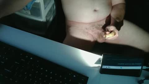 Snapshot of techskiota chatting on 11-25-25, 10:10 Tech online show from 11-25-25, 10:10