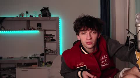 Teddy online show from 12-17-24, 12:01