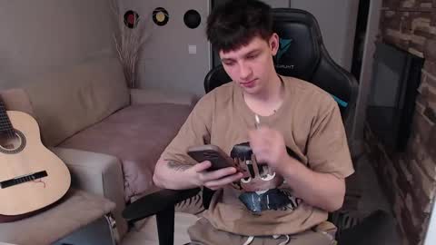 Teddy online show from 04-12-26, 03:06