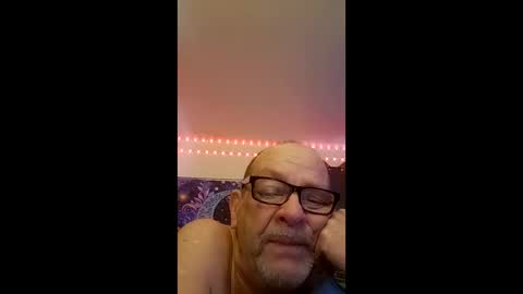 Snapshot of tedestep2 chatting on 05-11-26, 06:38 tedestep2 online show from 05-11-26, 06:38