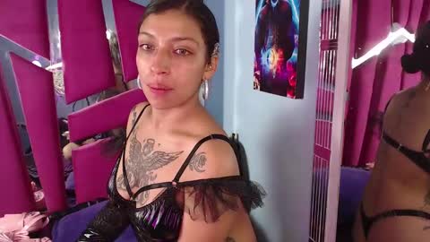 Tayloor online show from 12-21-24, 03:25