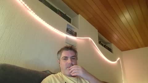 Peter online show from 02-02-25, 01:34