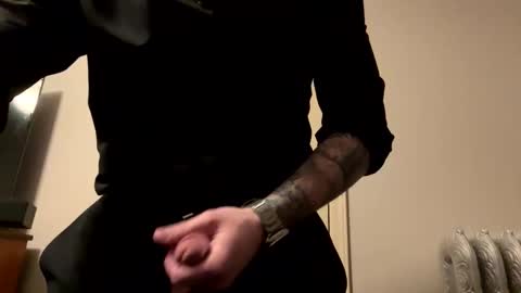 Snapshot of teejm chatting on 02-16-25, 06:21 Twizzler online show from 02-16-25, 06:21