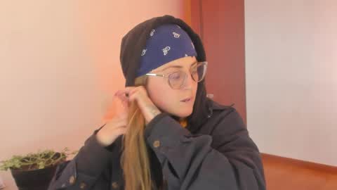 Snapshot of tekila__ chatting on 05-12-26, 09:34 tekila__ online show from 05-12-26, 09:34