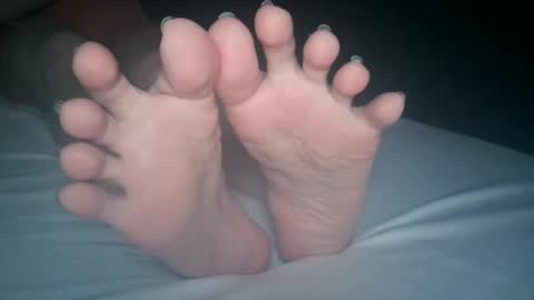 Viv West online show from 11-08-25, 04:12