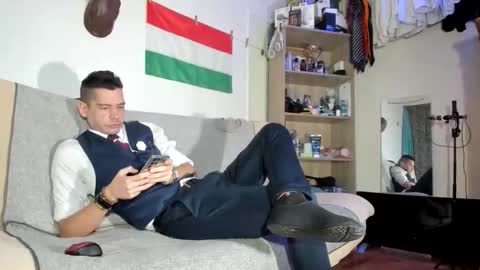 Virg Lszl online show from 12-15-25, 04:39