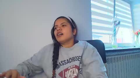 Snapshot of tell_me_goddess chatting on 05-06-26, 04:45 Amazing SALOME online show from 05-06-26, 04:45