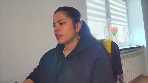 Snapshot of tell_me_goddess chatting on 05-12-26, 08:11 Amazing SALOME online show from 05-12-26, 08:11