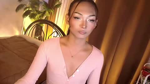 Snapshot of temptation_ashley chatting on 06-27-26, 05:29 temptation_ashley online show from 06-27-26, 05:29