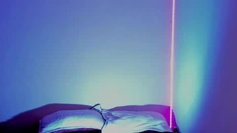 Sara online show from 04-25-26, 03:42