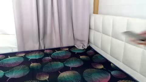 Snapshot of temptmebabyx chatting on 07-04-26, 12:44 YOGIRL MAXINE online show from 07-04-26, 12:44