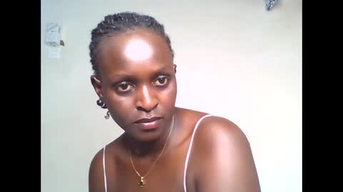 Snapshot of temptress69_tori chatting on 06-03-26, 06:05 Tori online show from 06-03-26, 06:05