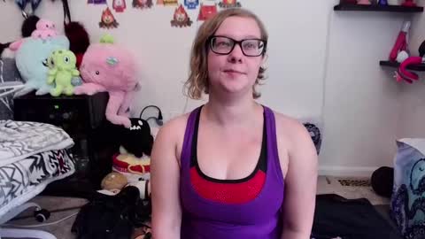 Pixie and Tentacle Overlord online show from 09-17-25, 08:21