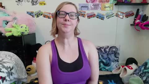 Pixie and Tentacle Overlord online show from 03-04-26, 07:31