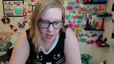 Pixie and Tentacle Overlord online show from 04-10-26, 10:14