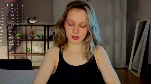 Snapshot of tender__beauty chatting on 04-21-26, 05:39 Hey Im Aneta online show from 04-21-26, 05:39