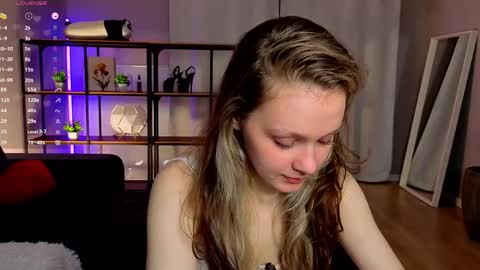 Snapshot of tender__beauty chatting on 04-26-26, 05:54 Hey Im Aneta online show from 04-26-26, 05:54