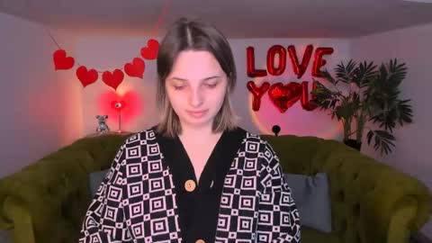 Lisa online show from 03-18-26, 01:36