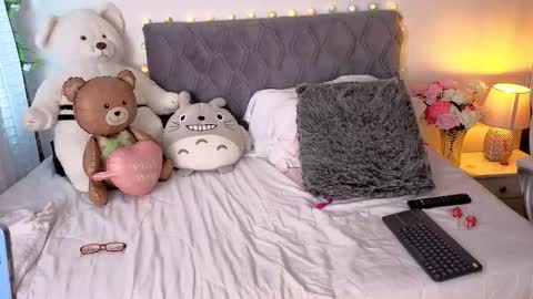 Snapshot of ternura_prohibida chatting on 02-25-26, 05:44 Emily online show from 02-25-26, 05:44