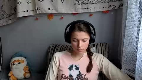 Anny Simpson online show from 11-19-25, 04:23