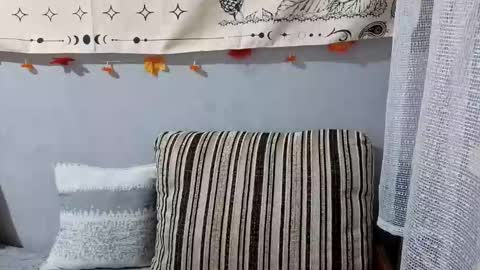 Anny Simpson online show from 12-14-25, 01:22