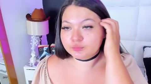 Snapshot of tessa_sinclaire chatting on 06-15-26, 07:49 TERESA online show from 06-15-26, 07:49