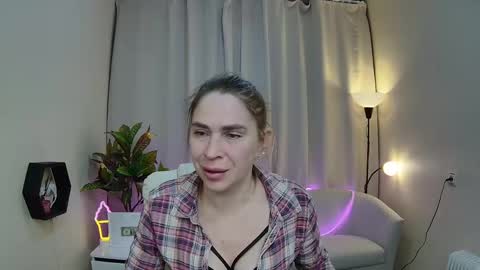 Snapshot of tessadaybreak chatting on 05-01-26, 07:02 tessadaybreak online show from 05-01-26, 07:02