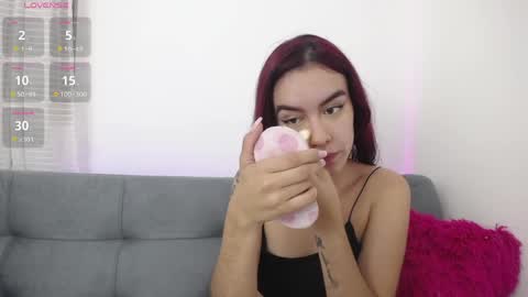 Snapshot of tessafoxie chatting on 05-08-26, 11:26 Tessa foxie online show from 05-08-26, 11:26