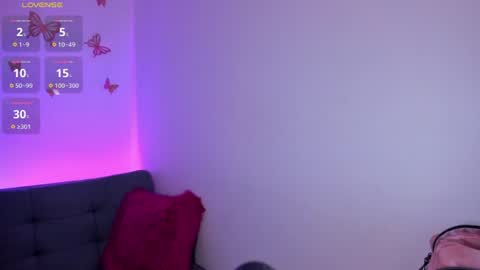 Tessa foxie      online show from 08-05-26, 12:30