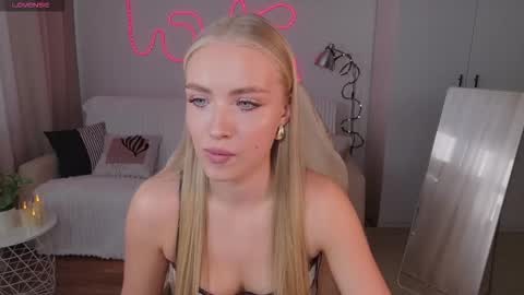 TessaHamilton online show from 02-22-26, 07:51