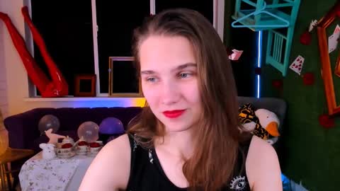 Snapshot of tessamill chatting on 09-23-25, 05:32 Tessa online show from 09-23-25, 05:32