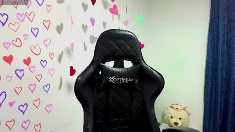 Snapshot of tessawhisnton chatting on 06-23-26, 07:01 Tessy online show from 06-23-26, 07:01