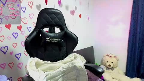 Snapshot of tessawhisnton chatting on 06-24-26, 04:28 Tessy online show from 06-24-26, 04:28