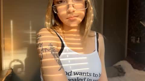 Snapshot of tessiebe chatting on 02-24-26, 12:03 tessiebe online show from 02-24-26, 12:03