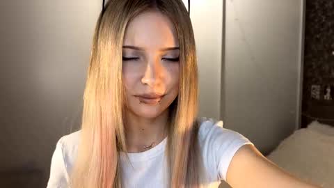 Snapshot of tessiebe chatting on 03-03-26, 02:01 tessiebe online show from 03-03-26, 02:01