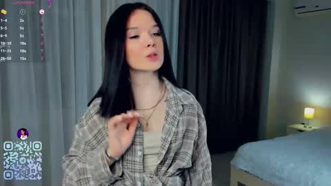 Snapshot of tessiekhanponaphan chatting on 12-20-25, 05:31 Cindy online show from 12-20-25, 05:31