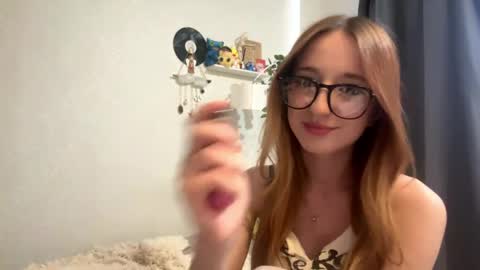 Snapshot of tessiekrenek chatting on 05-21-26, 09:05 Asya online show from 05-21-26, 09:05