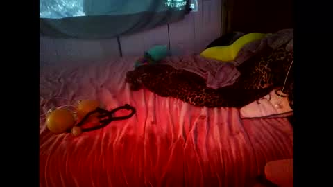 Snapshot of tetherbelle chatting on 01-07-26, 11:18 tetherbelle online show from 01-07-26, 11:18