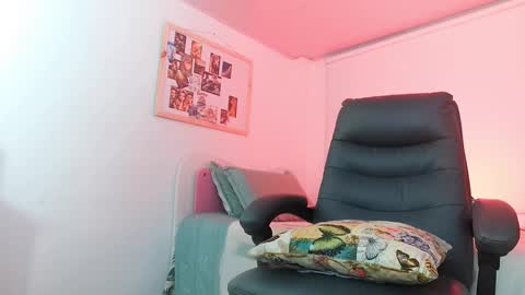 Snapshot of texas_curvykitten chatting on 03-01-26, 09:00 texas_curvykitten online show from 03-01-26, 09:00