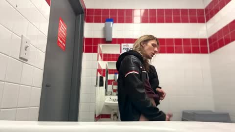 Snapshot of texascockstar chatting on 12-13-24, 12:50 texascockstar online show from 12-13-24, 12:50