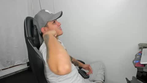 Teylor Fel online show from 01-15-25, 03:22