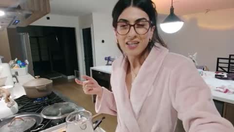 Snapshot of tgirltoesx chatting on 02-15-26, 03:25 babygirlmami online show from 02-15-26, 03:25