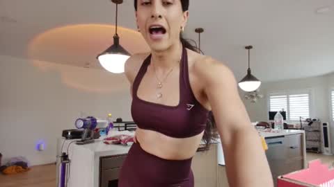 Snapshot of tgirltoesx chatting on 02-15-26, 09:33 babygirlmami online show from 02-15-26, 09:33