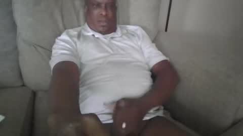 thadax197 online show from 06-12-26, 10:52