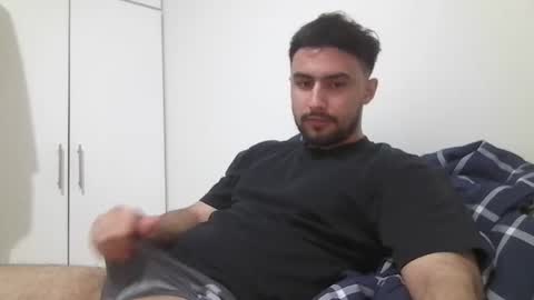 ThaiGuy online show from 01-04-25, 10:38