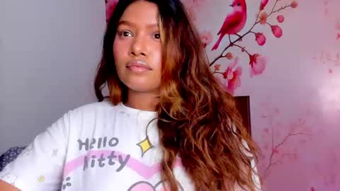 Snapshot of thais_waldrof chatting on 06-15-26, 05:09 Andreina online show from 06-15-26, 05:09