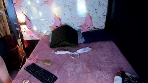 Snapshot of thali_a chatting on 06-06-26, 01:21 online show from 06-06-26, 01:21
