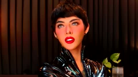 Snapshot of thalia_saint chatting on 02-01-25, 08:08 Thalia Saint online show from 02-01-25, 08:08